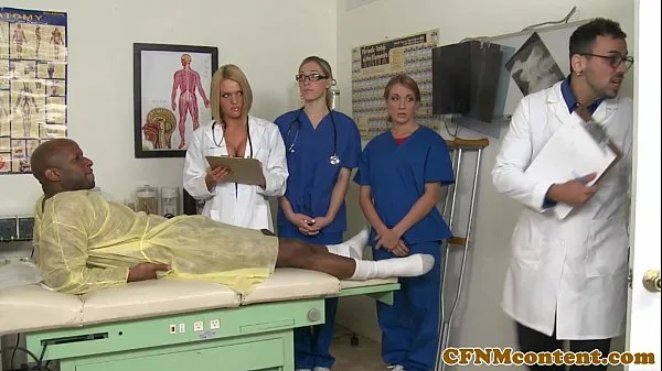 Veliki CFNM nurse Krissy Lynn group sex action najboljši posnetki